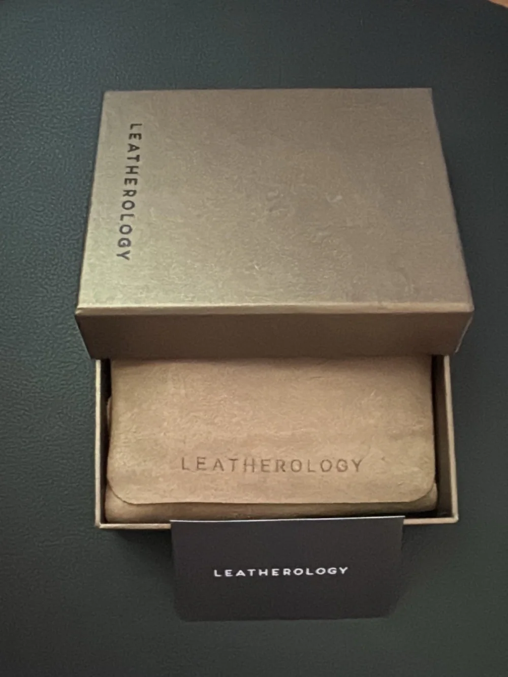 Leatherology Bifold Wallet with Flap, Monogrammed with 